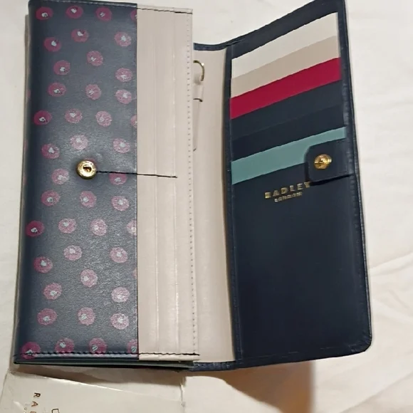 Radley London Wallet.New With Tag. Excellent Condition - Picture 4 of 10